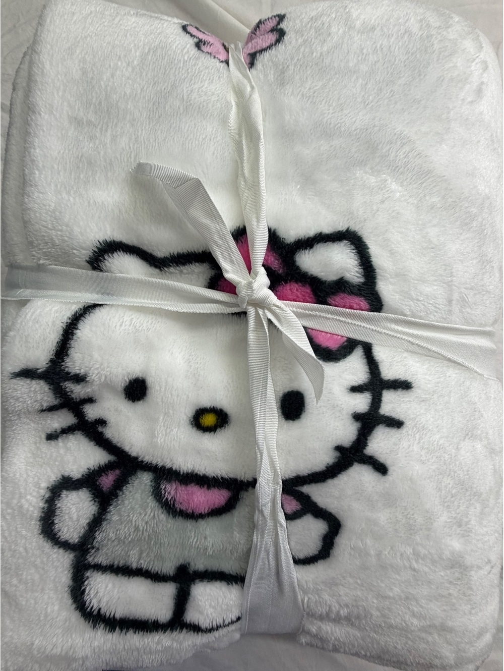 Hello Kitty by Sanrio Plush Throw Blanket Pink Flowers White New Unused
